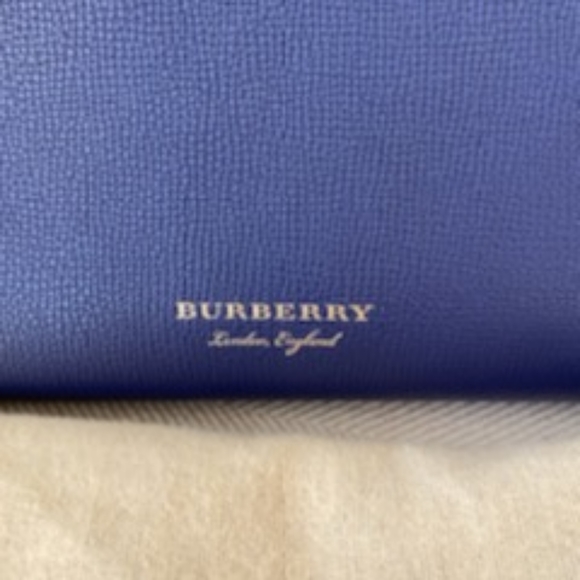 (SOLD) Burberry Navy Banner Tote - Picture 3 of 9